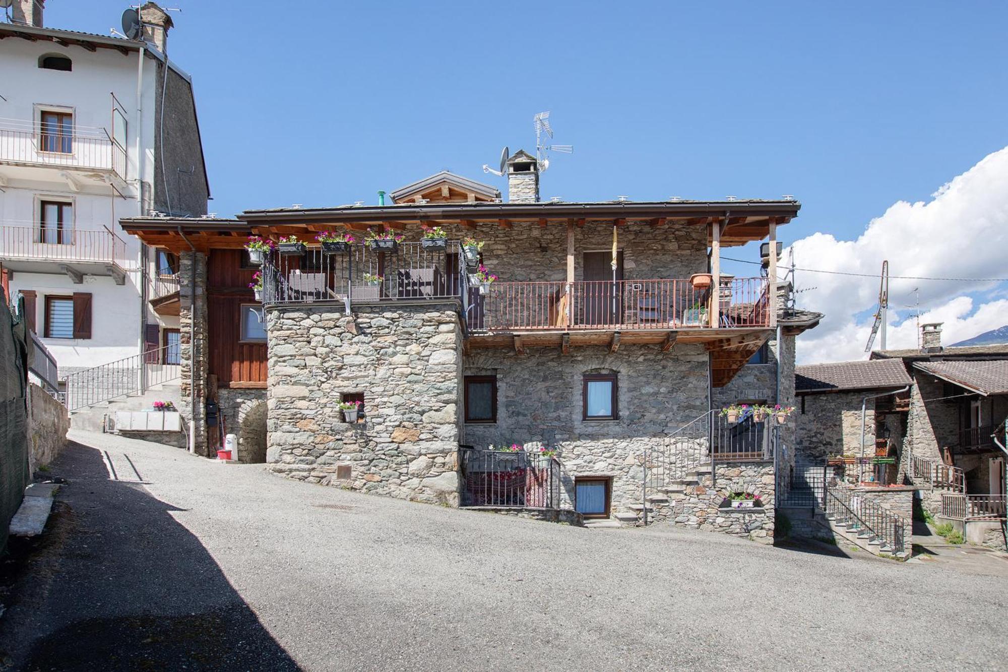 Maison Bebe Comboe Aosta Esterno foto